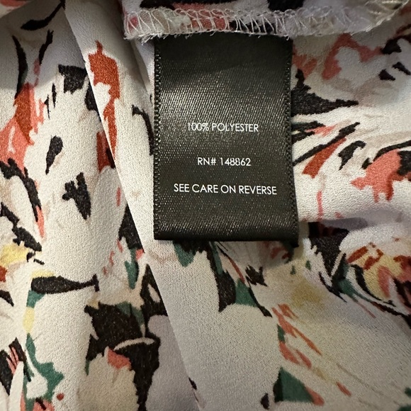 Torrid White Floral Short Sleeve Keyhole Blouse - Picture 8 of 9